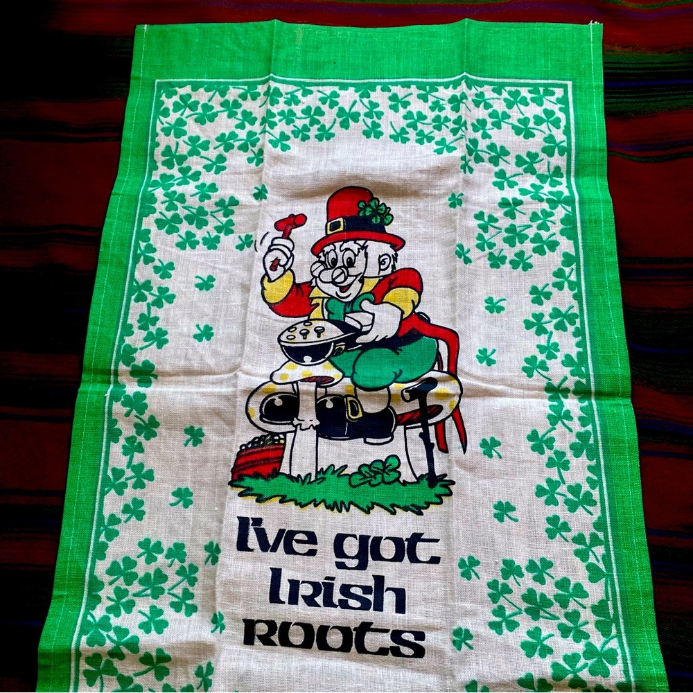 VTG 100% Linen Wall Tapestry, home goods hanging. Made in Ireland. 31” x 19”